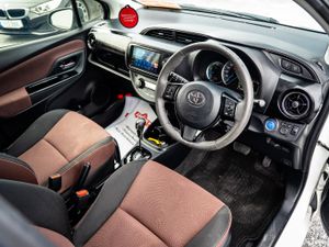 2017 Toyota Yaris Vitz Hybrid Automatic - Image 4