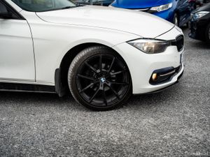 BMW 3-Series 2017 - Image 3