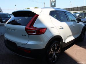 2021 VOLVO XC40 B4 - Image 4