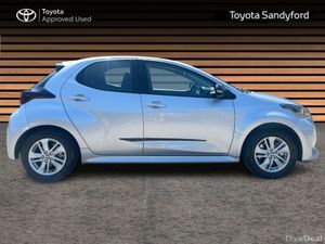 Toyota Yaris HYBRID LUNA // REAR CAMERA // TOYOTA - Image 3