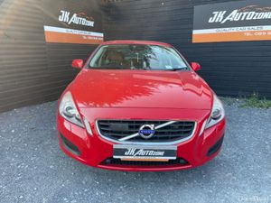 Volvo S60 1.6 AUTO SALOON - Image 2