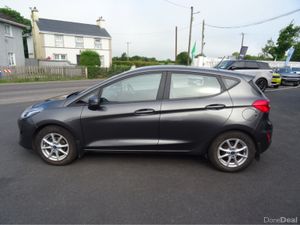 Ford Fiesta TITANIUM 5 DR 1.0 100PS M6 4DR - Image 4