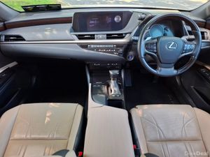 Lexus ES LUXURY SUNROOF BEIGE LEATHER 12 MONTH WAR - Image 3