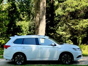 2.0 GX5H PHEV * TOP SPEC * LOW KMS * - Image 4
