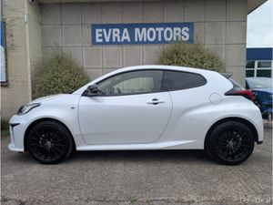Toyota Yaris RS AUTOMATIC 1.5 PETROL//REVERSE CAME - Image 4