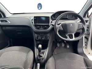 Peugeot 208 1.2 PureTech 82bhp Active - Image 2