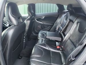2017 Volvo V40 2.0L Manual - Image 4