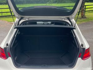 Audi A3 1,4 TFSI S TRONIC SportsBack Very Low Mile - Image 4