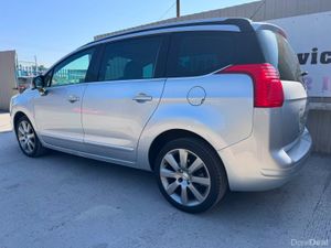 171 Peugeot 5008 1.6HDI Allure Pan Roof Warranty - Image 4