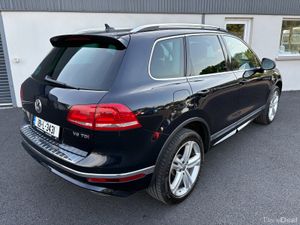 181 Volkswagen Touareg R-Line 5 Seat Business - Image 4