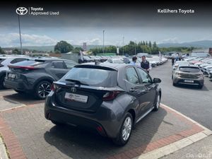 Toyota Yaris 1.0 LUNA 4DR - Image 2