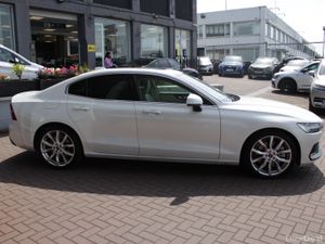 2020 VOLVO S60 T6 PETROL PLUG-IN 4DR SALOON AUTO - Image 3