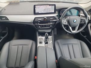 BMW 5-Series 520d SE - Image 4