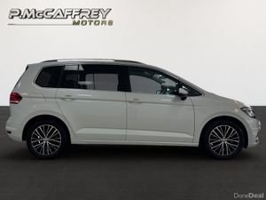 2018 Volkswagen Touran 2.0TDI Premium Leather Sunr - Image 4