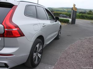 Volvo XC60 2023 (231) T6 Plus Dark AWD 2.0 Hybrid - Image 3