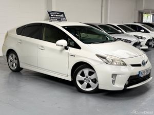 2015 Toyota Prius 1.8 Hybrid Automatic,Top Specs - Image 3