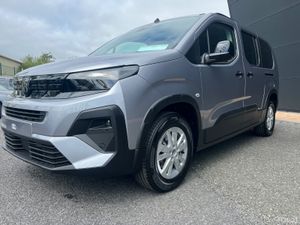 Peugeot Rifter Allure 5 Seater L2 DSL - Image 2
