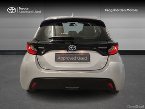 Toyota Yaris 1.5 HYBRID LUNA 4DR - Image 4