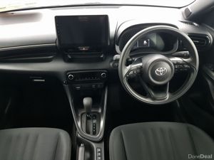 Toyota Yaris HYBRID - Image 4