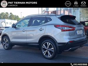 Nissan Qashqai 1.3 PET SV Premium + Leather seats - Image 2