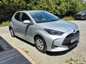 Toyota Yaris 1.5 Hybrid Automatic - Image 2