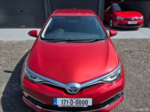 Toyota Auris 2017 Hybrid Automatic Low Miles - Image 2