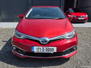 Toyota Auris 2017 Hybrid Automatic Low Miles - Image 4
