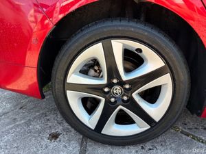 Toyota Prius 1.8i A TOURING SELECTION HYBRID PETRO - Image 3