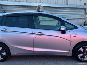 2019 Honda Fit Petrol Hybrid - Image 4