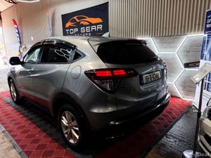 2015 Honda Vezel 1.5 Petrol Hybrid Self Charging - Image 4