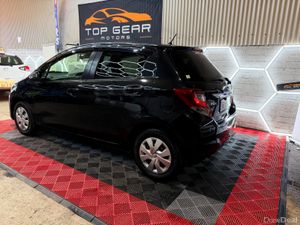 152 Toyota Yaris/ Vitz 1.3 Petrol Automatic - Image 2