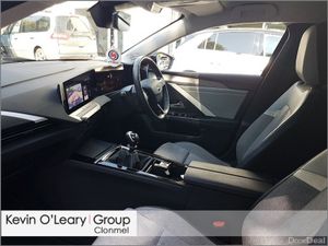 Opel Astra Elegance 1.2 Turbo 130PS 6 Speed - Image 4