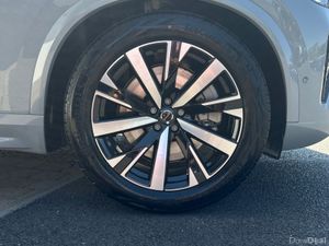 Volvo XC90 XC90 T8 Plus Dark AWD PHEV--Integrated - Image 4
