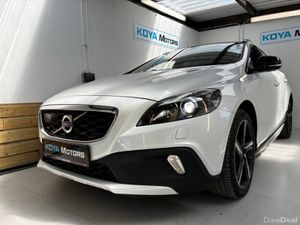 Volvo V40 2.0 D4 CROSS COUNTRY SE LUXURY DIESEL 19 - Image 3
