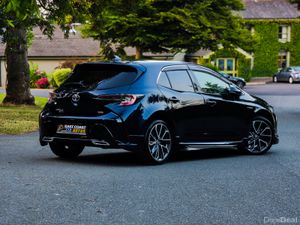 2018 Toyota Corolla 1.8 Petrol Hybrid G Z Edition - Image 3
