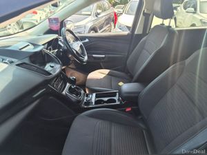 Ford Kuga Titanium 1.5 TDCI 120PS FWD 4D - Image 4
