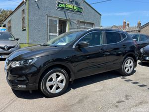 Nissan Qashqai High spec inc pan roof - Image 3