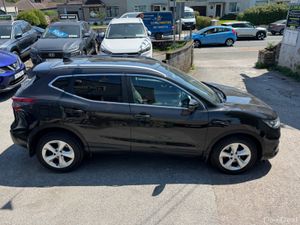 Nissan Qashqai High spec inc pan roof - Image 4