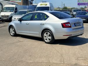 Skoda Octavia 1.6 TDI Ambition - Image 4