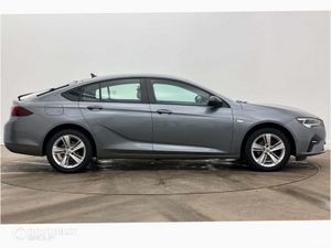 Vauxhall Insignia Diesel Grand Sport SE Nav - Image 4