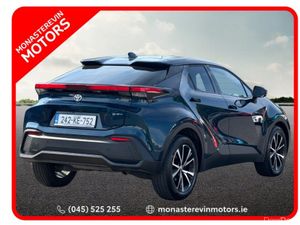 Toyota C-HR HEV SPORT - Image 2