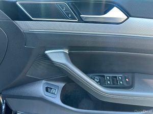 Vw Passat 2017 R line - Image 2