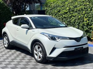 Toyota C-HR 1.8 HYBRID AUTO // REVERSE CAMERA // A - Image 3