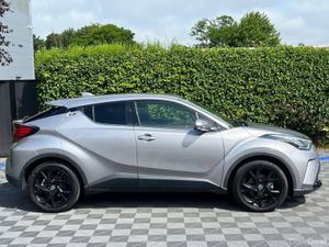 Toyota C-HR 1.8 HYBRID AUTO // 360 PARKING CAMERAS - Image 2