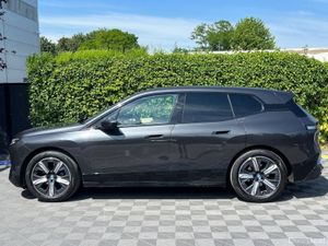 BMW iX XDRIVE40 M-SPORT 76.6KWH AUTO // PANORAMIC - Image 4