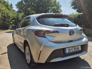Toyota Corolla 2021 1.8 petrol hybrid - Image 2