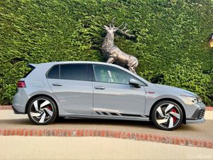 VW GOLF GTI CLUBSPORT DSG 300BHP - Image 4