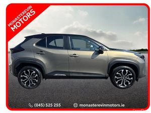 Toyota Yaris CR CROSS LUNA SPORT 4DR AUTO - Image 3