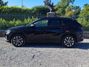Hyundai Tucson Executive Model 1.6 Diesel. - Image 3