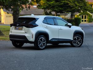 2021 Toyota Yaris Cross 1.5 Petrol Hybrid Auto G - Image 3